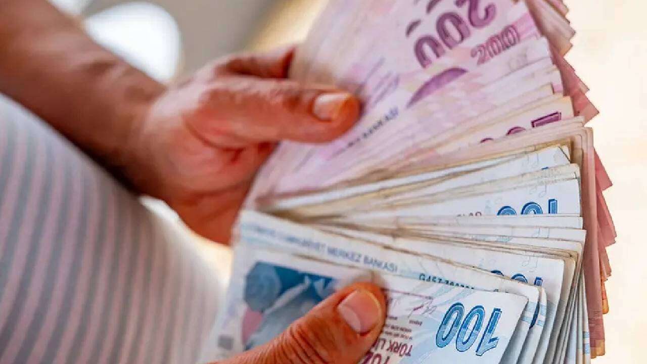EYT'yi 1 günle kaçıranlara müjde: Bakanlık ile görüşüldü, kademeli emekliliğin Meclis'e geleceği tarihi duyurdu! 11